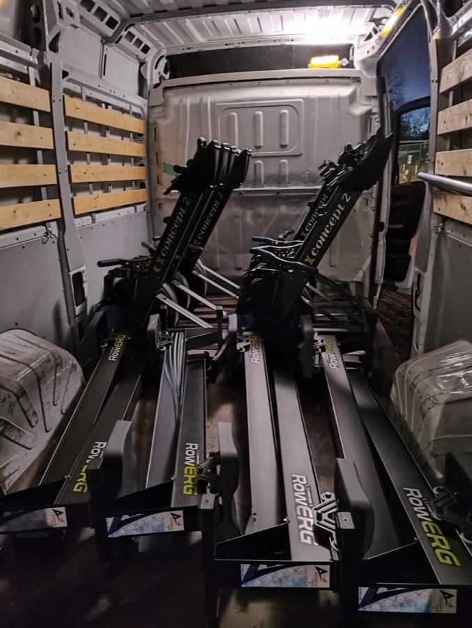 Roeitoestellen van Actarus Rowing klaar voor vervoer naar OBIC
